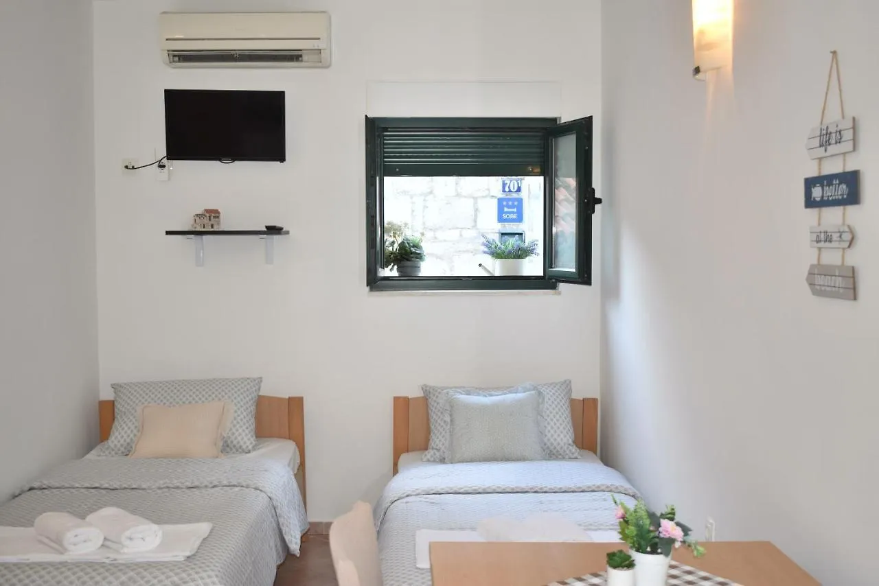 Twin Love Apartment Split