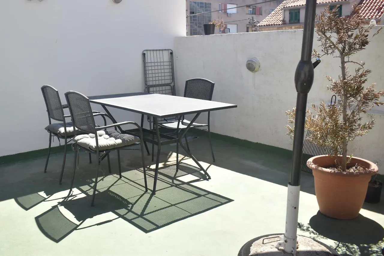 Twin Love Apartment Split