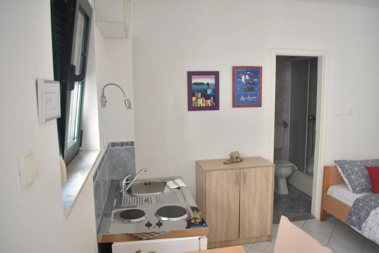 Twin Love Apartment Split