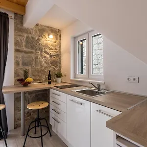 Luxury A&a-old Town Appartement