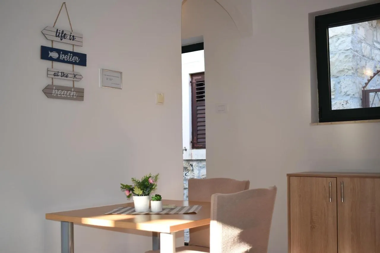 Twin Love Apartment Split