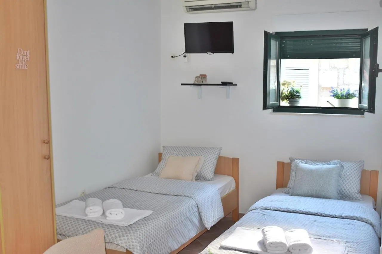 Twin Love Apartment Split